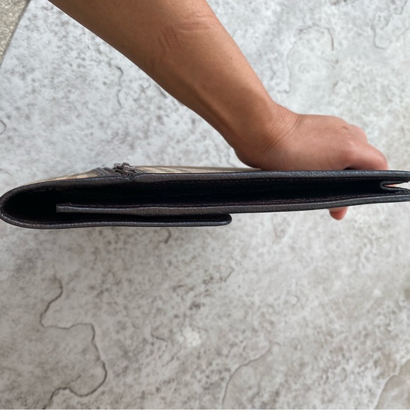 Burberry Vintage Clutch Bag - Picture 9 of 15